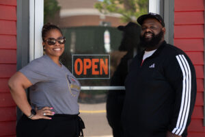 Mitts 2 Pits brings soul food to downtown Battle Creek